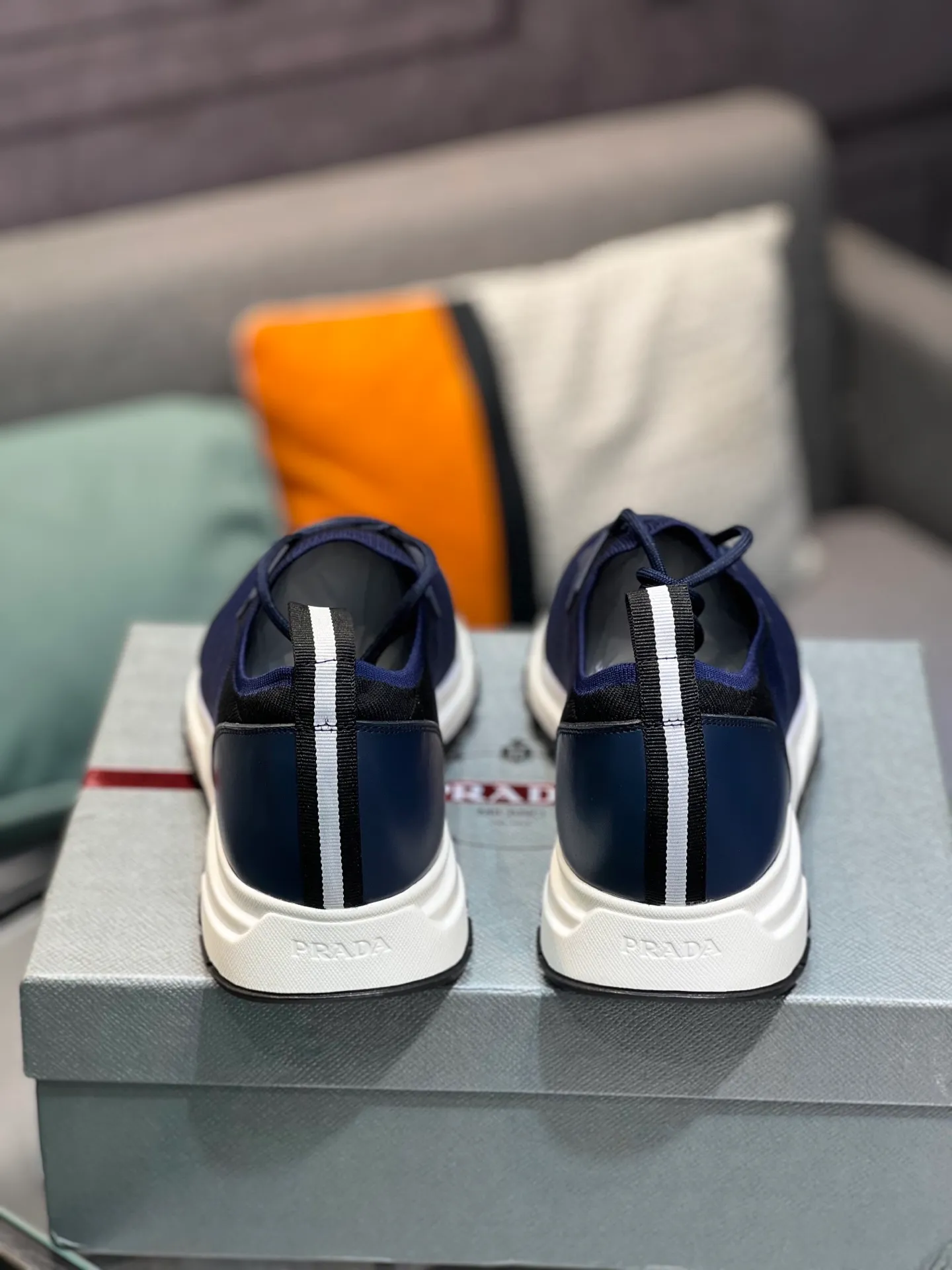 Men's shoes 💰500 PRADA "Prada" casual shoes Regular size: 38-44 (45 can be customized) Product material: Selected cowhide with fly weave material, genuine leather lining, original outsole